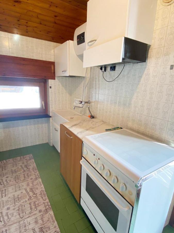 La Rondine - Appartamento Panoramico 6 Posti Letto In Villetta Champoluc Bagian luar foto