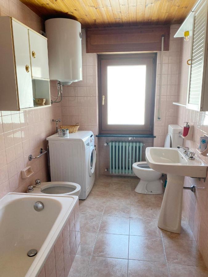 La Rondine - Appartamento Panoramico 6 Posti Letto In Villetta Champoluc Bagian luar foto
